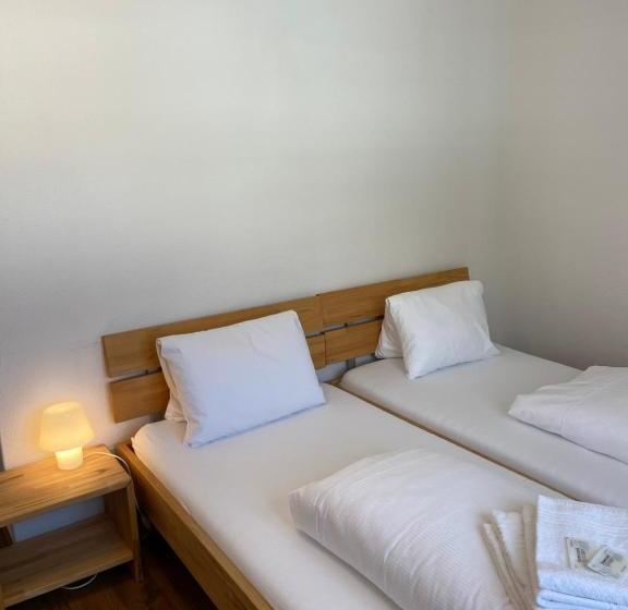 פנסיון Berggasthaus Piz Calmot