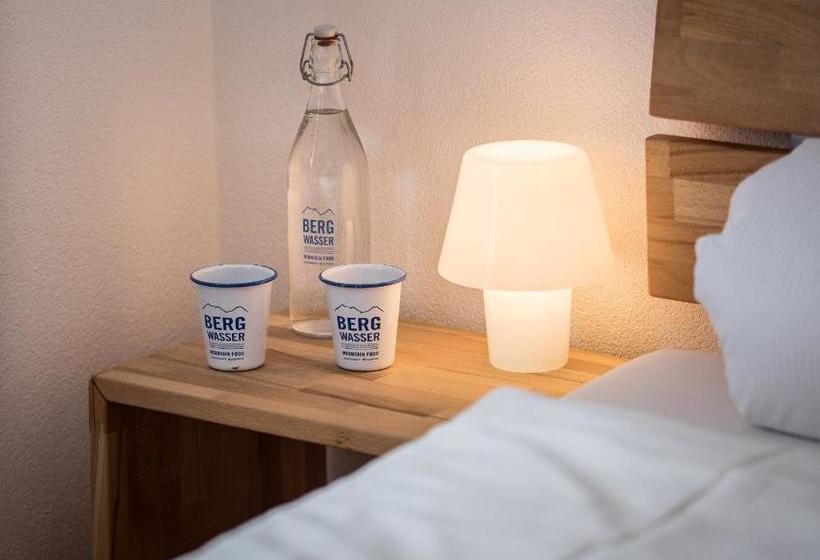 פנסיון Berggasthaus Piz Calmot