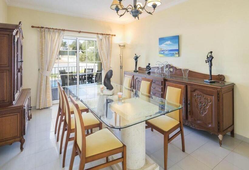 بنسيون Casa Estombar   Private Swimming Pool   Air Conditioning In All Bedrooms   Wifi