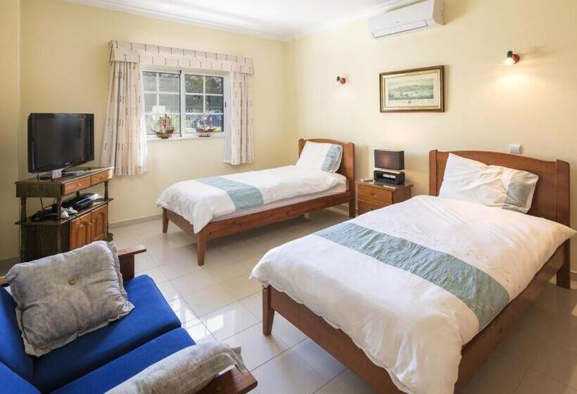 بنسيون Casa Estombar   Private Swimming Pool   Air Conditioning In All Bedrooms   Wifi