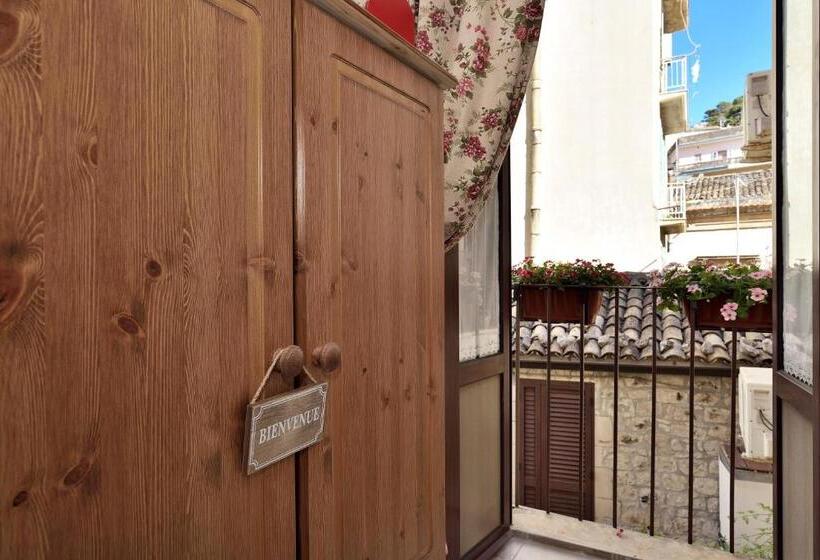 پانسیون Case Del Vicolo Stretto