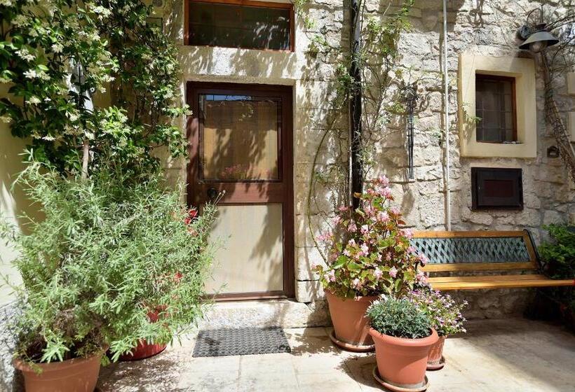 پانسیون Case Del Vicolo Stretto