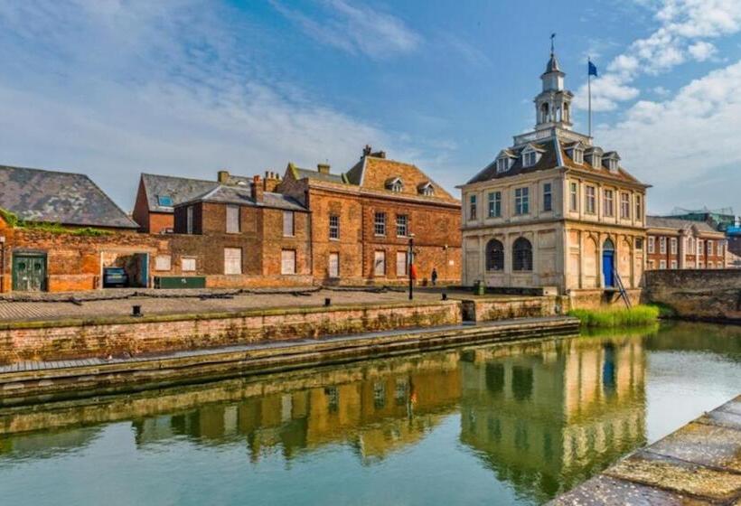 Пансион Double Bedroom, Kings Lynn, New Renovated Bathroom