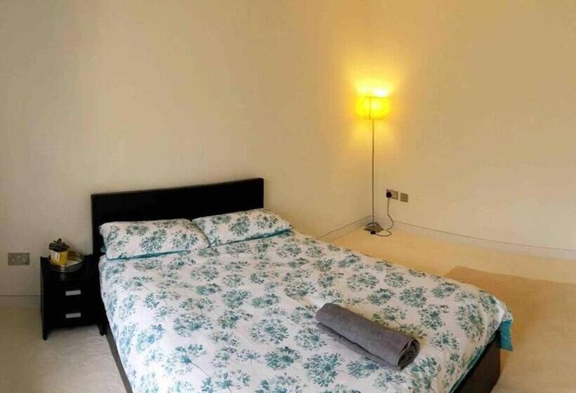 Пансион Double Bedroom, Kings Lynn, New Renovated Bathroom