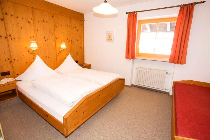 پانسیون Gästehaus Zum Wurm