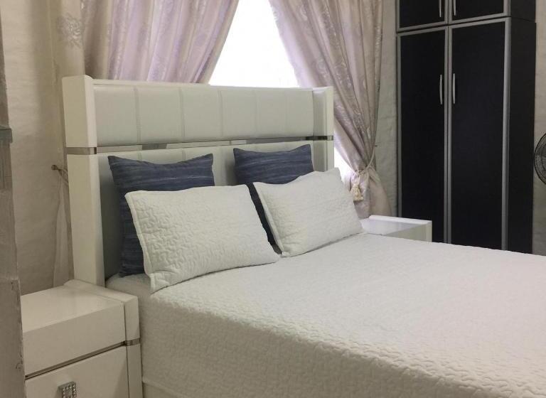 بنسيون Patzerella's Cozy Nest