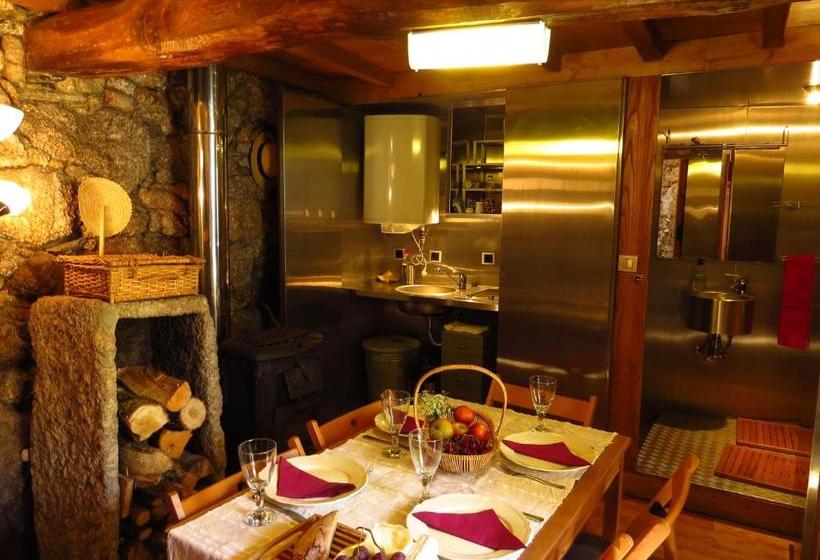 پانسیون Restored, Rustic And Rural Mini Cottage In Typical Portuguese Village