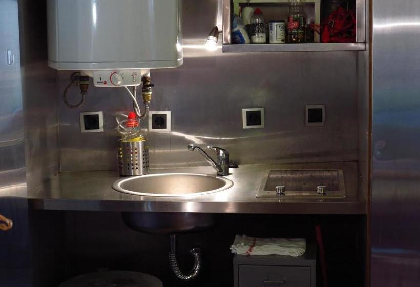 پانسیون Restored, Rustic And Rural Mini Cottage In Typical Portuguese Village