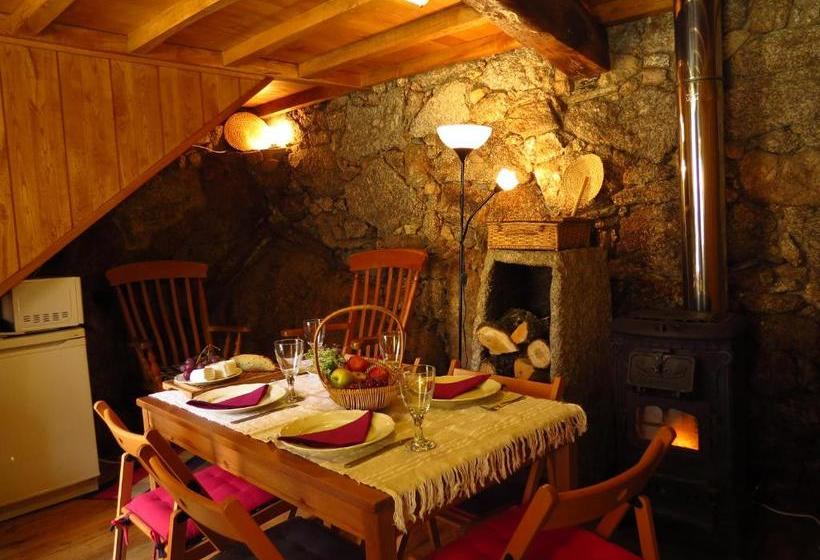 پانسیون Restored, Rustic And Rural Mini Cottage In Typical Portuguese Village