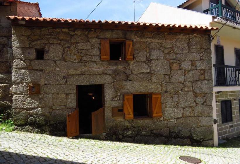 پانسیون Restored, Rustic And Rural Mini Cottage In Typical Portuguese Village