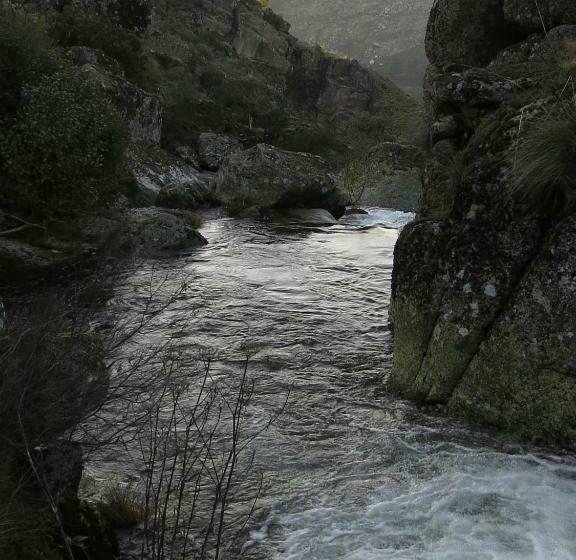 پانسیون Restored, Rustic And Rural Mini Cottage In Typical Portuguese Village