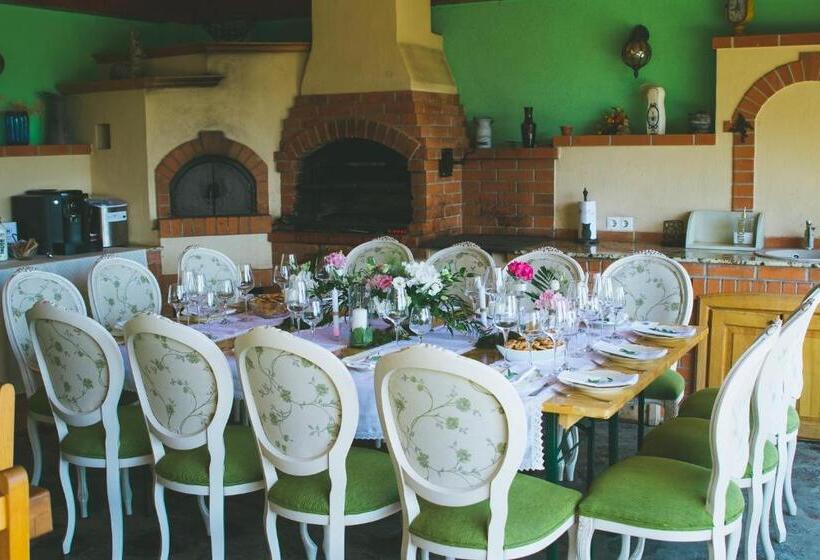 بنسيون Cabana Dintre Vii