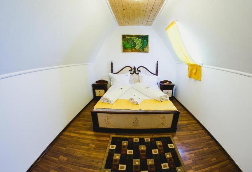 بنسيون Cabana Dintre Vii