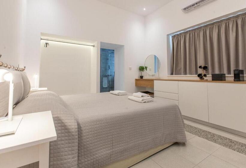 Rooms Unique Staying In Paphos Centre