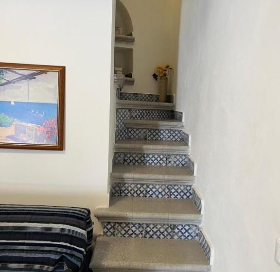 ベッドアンドブレックファースト Ai Monachelli