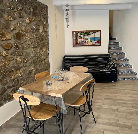 ベッドアンドブレックファースト Ai Monachelli