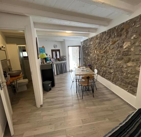 ベッドアンドブレックファースト Ai Monachelli