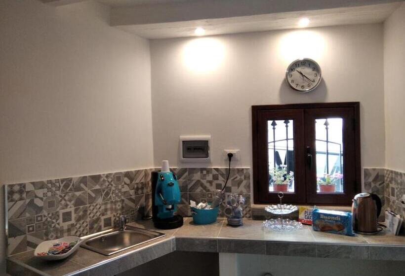 ベッドアンドブレックファースト Ai Monachelli