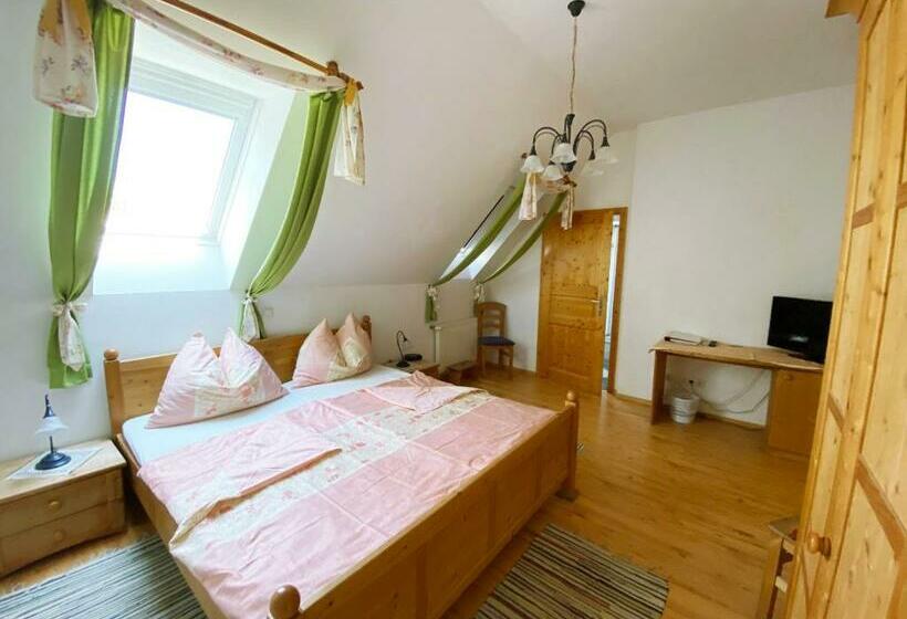 Bed and Breakfast Farmer Rabensteiner