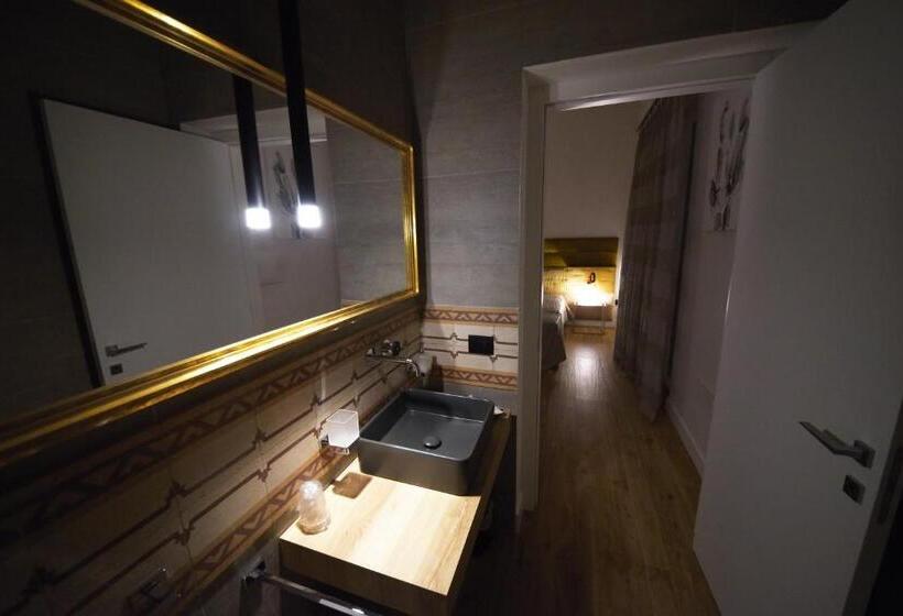 تختخواب و صبحانه My House Luxury Home