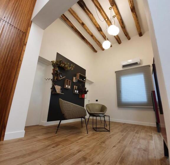 تختخواب و صبحانه My House Luxury Home