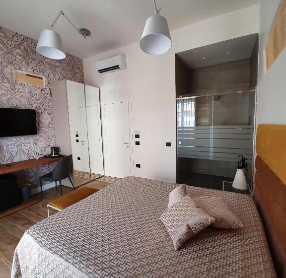 تختخواب و صبحانه My House Luxury Home