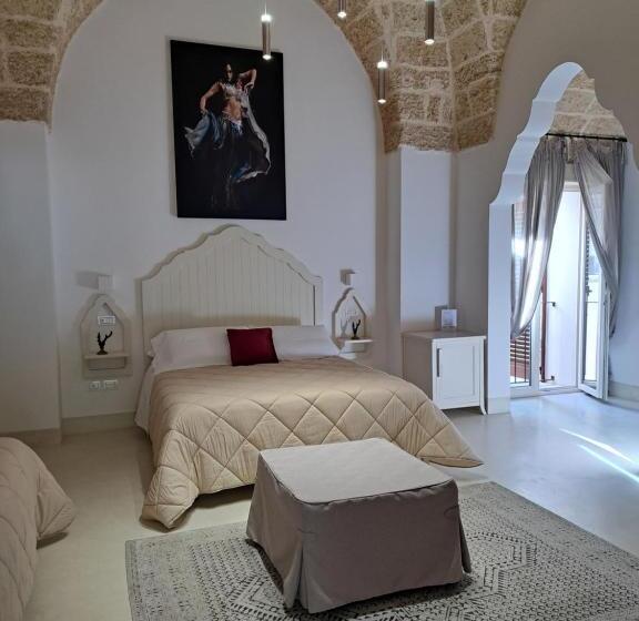 مبيت وإفطار Palazzo Alma Luxury Rooms