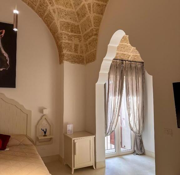 مبيت وإفطار Palazzo Alma Luxury Rooms