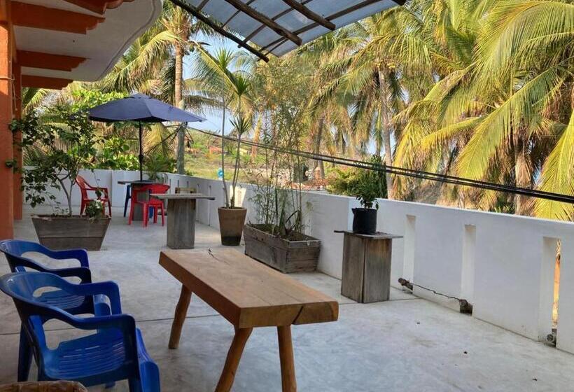 تختخواب و صبحانه Punta Mar