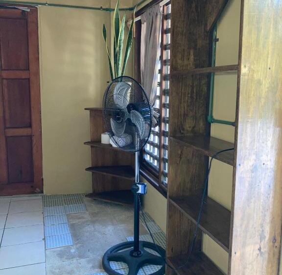 تختخواب و صبحانه Punta Mar