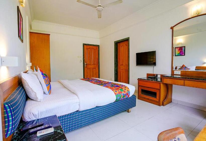 Fabhotel Prime Golden Emerald   Nr St Mary S Church Cni