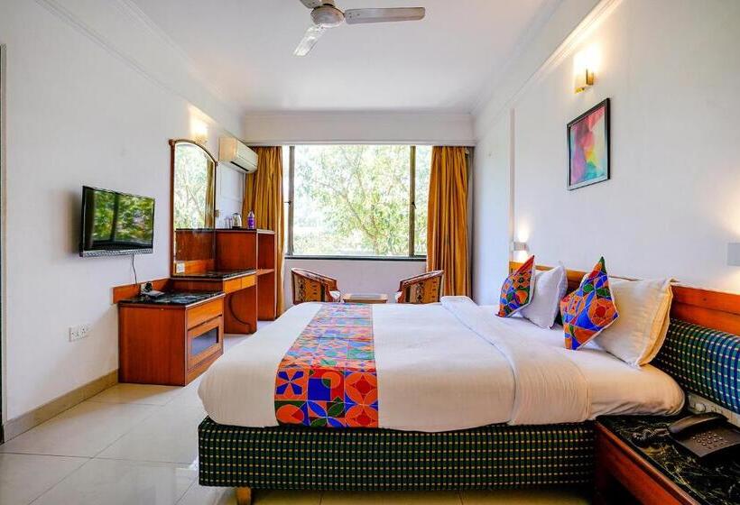 Fabhotel Prime Golden Emerald   Nr St Mary S Church Cni