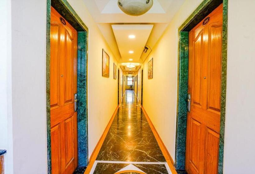 Fabhotel Prime Golden Emerald   Nr St Mary S Church Cni