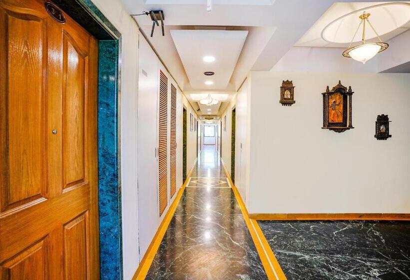 Fabhotel Prime Golden Emerald   Nr St Mary S Church Cni