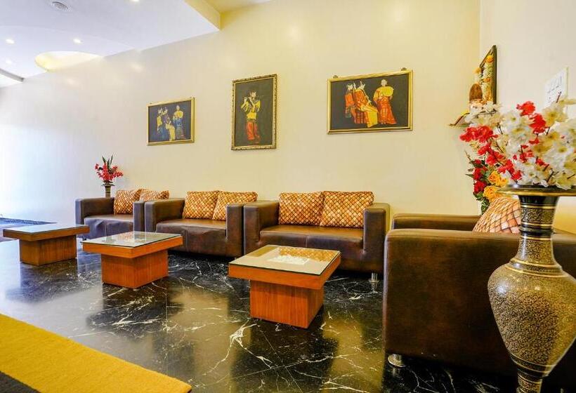 Fabhotel Prime Golden Emerald   Nr St Mary S Church Cni