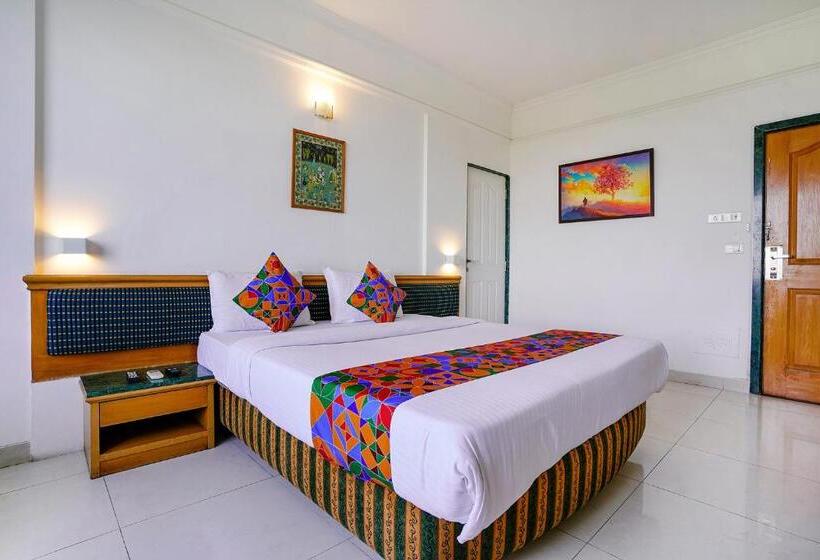 Fabhotel Prime Golden Emerald   Nr St Mary S Church Cni