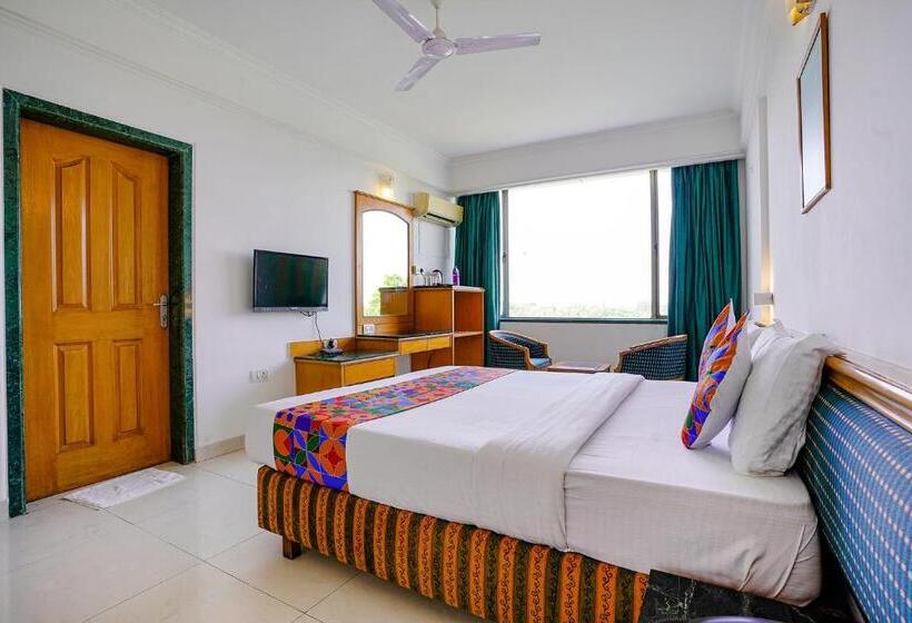 Fabhotel Prime Golden Emerald   Nr St Mary S Church Cni