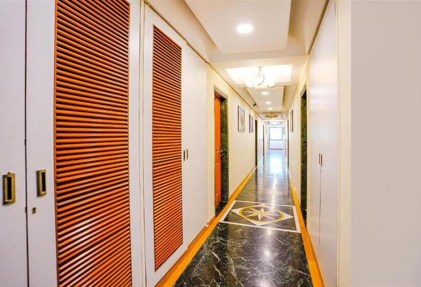 Fabhotel Prime Golden Emerald   Nr St Mary S Church Cni