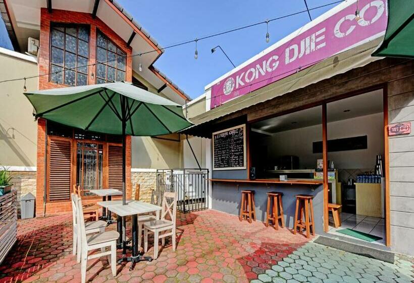 فندق Capital O 90497 Navaya Guest House