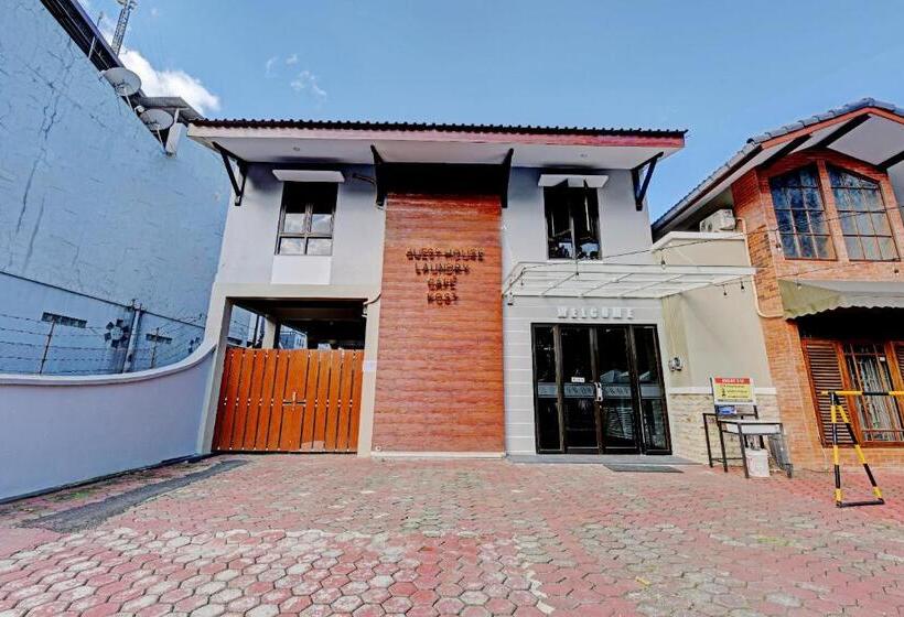 فندق Capital O 90497 Navaya Guest House