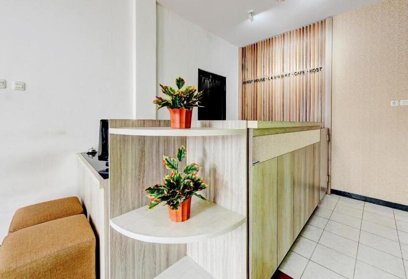 فندق Capital O 90497 Navaya Guest House