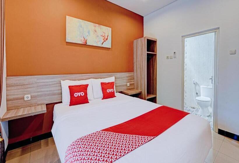 فندق Capital O 90497 Navaya Guest House