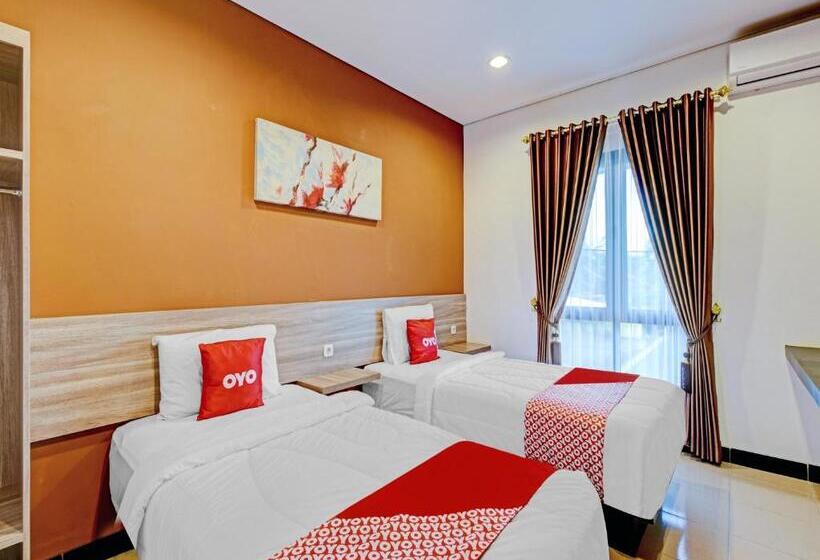 فندق Capital O 90497 Navaya Guest House