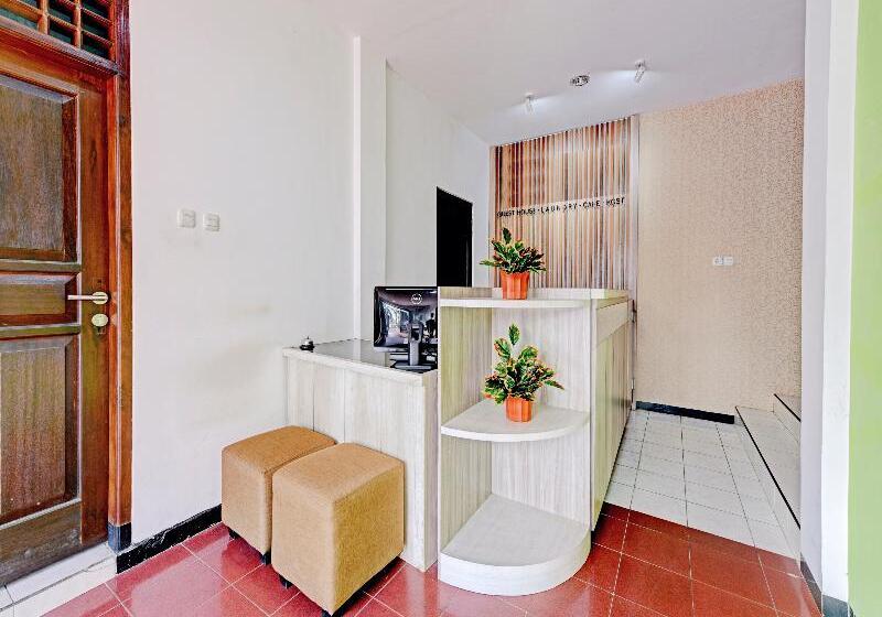 فندق Capital O 90497 Navaya Guest House