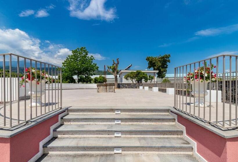 בית מלון כפרי Dipladenia Garden Country Resort