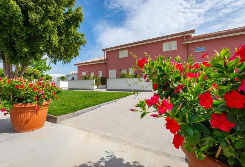 בית מלון כפרי Dipladenia Garden Country Resort