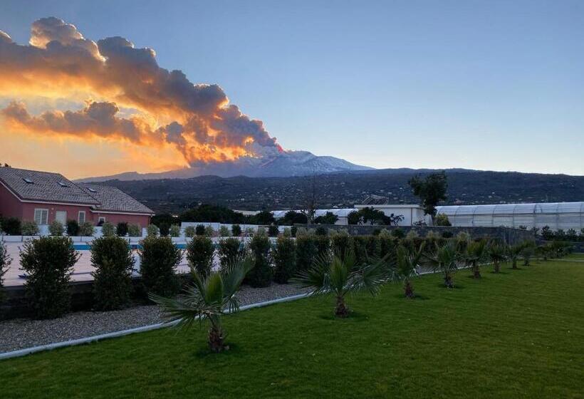 בית מלון כפרי Dipladenia Garden Country Resort