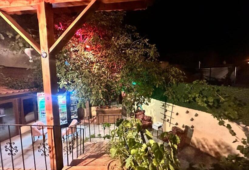 فندق Heritage Cave Inn