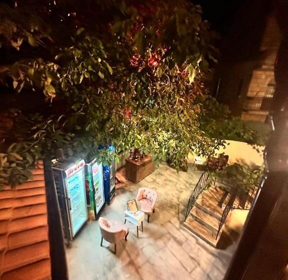 فندق Heritage Cave Inn