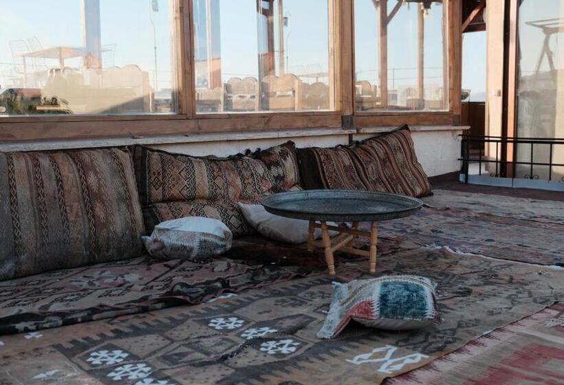 فندق Heritage Cave Inn